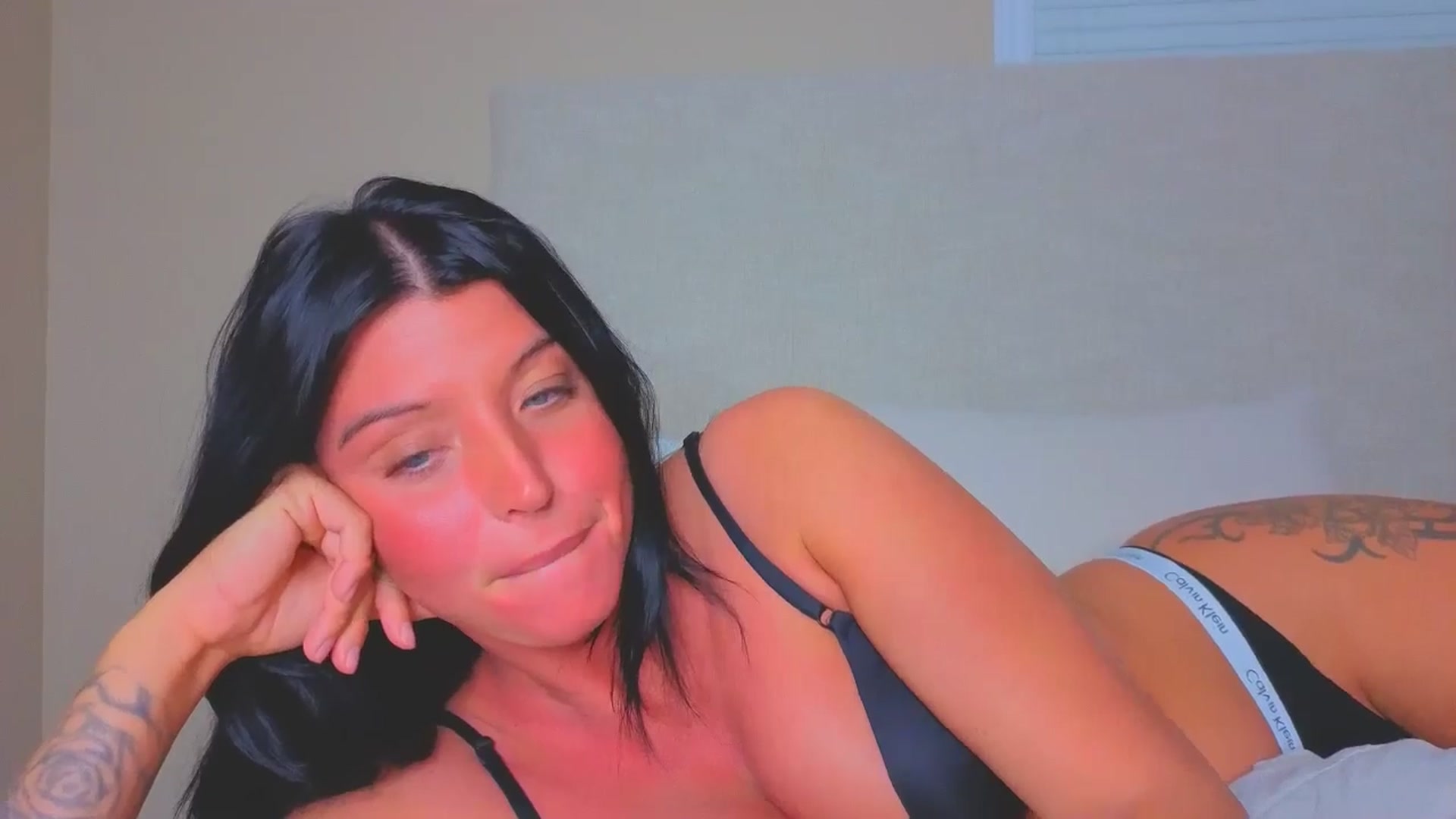 Gallery image thumbnail from Sweetpeach_x's myfreecams stream on, 04/26/2025, 09:32 image 17 of 20