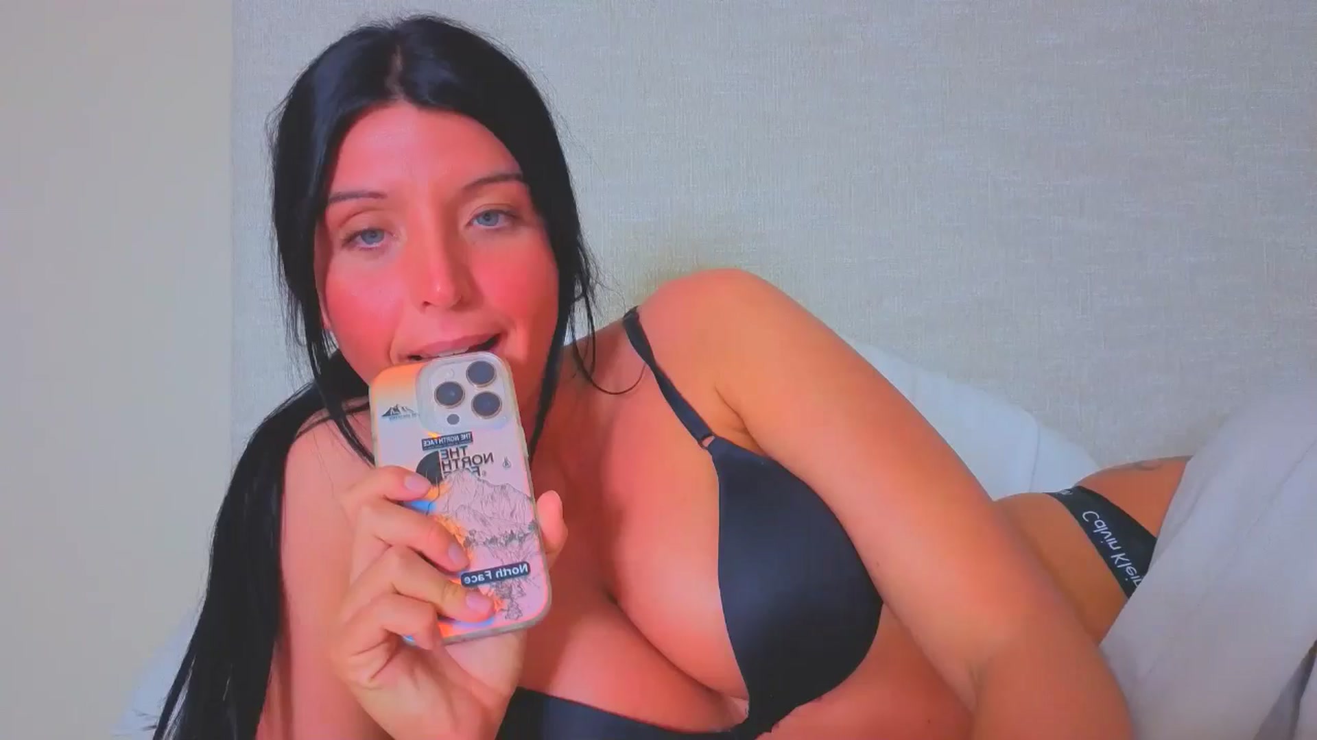 Gallery image thumbnail from Sweetpeach_x's myfreecams stream on, 04/30/2025, 08:22 image 1 of 20
