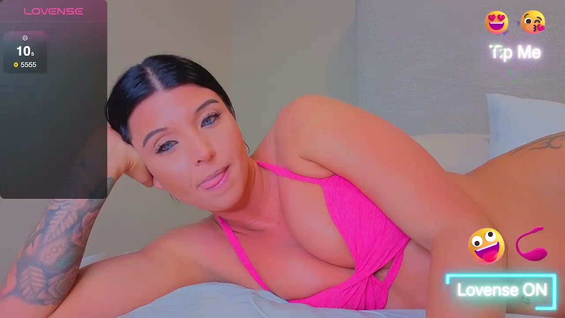 Gallery image thumbnail from Sweetpeach_x's myfreecams stream on, 05/17/2025, 08:37 image 10 of 20