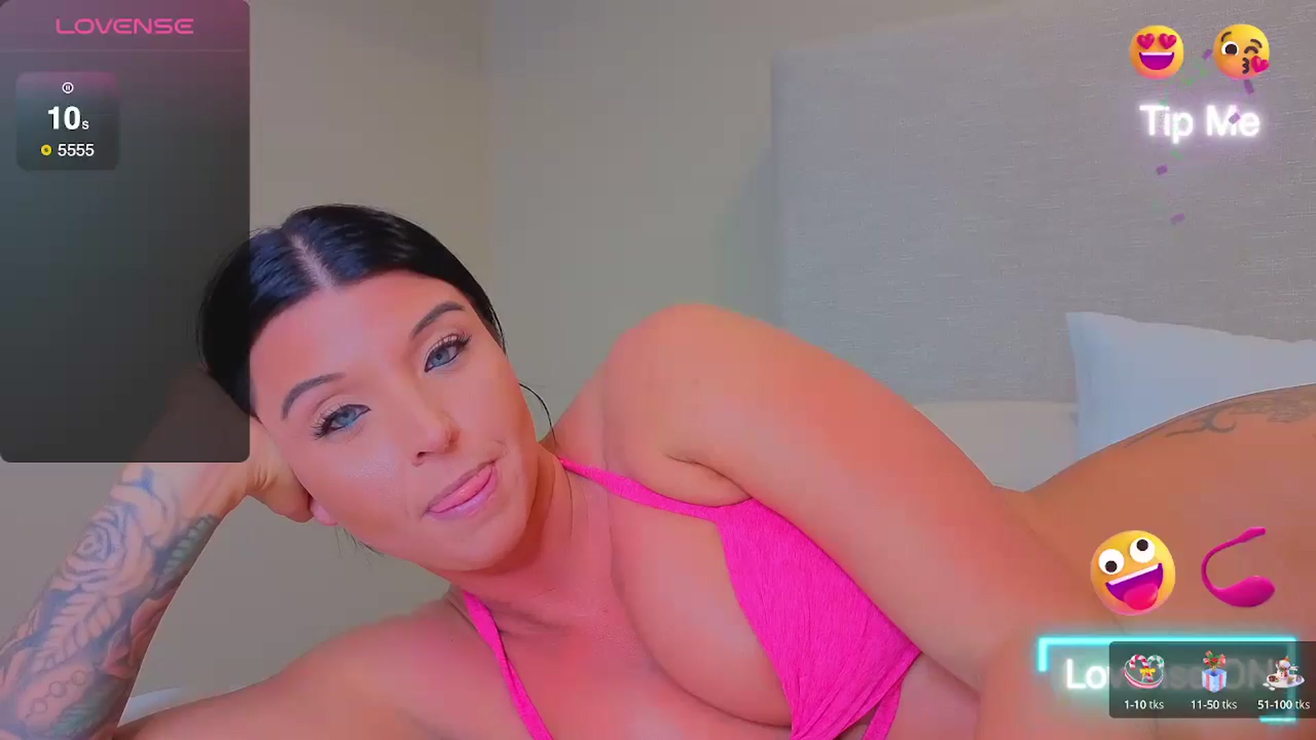 Gallery image thumbnail from Sweetpeach_x's myfreecams stream on, 05/17/2025, 08:37 image 5 of 20