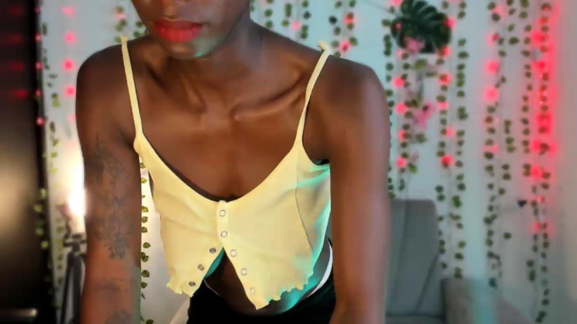 Gallery image thumbnail from Sweetsin's myfreecams stream on, 05/06/2026, 17:35 image 1 of 20