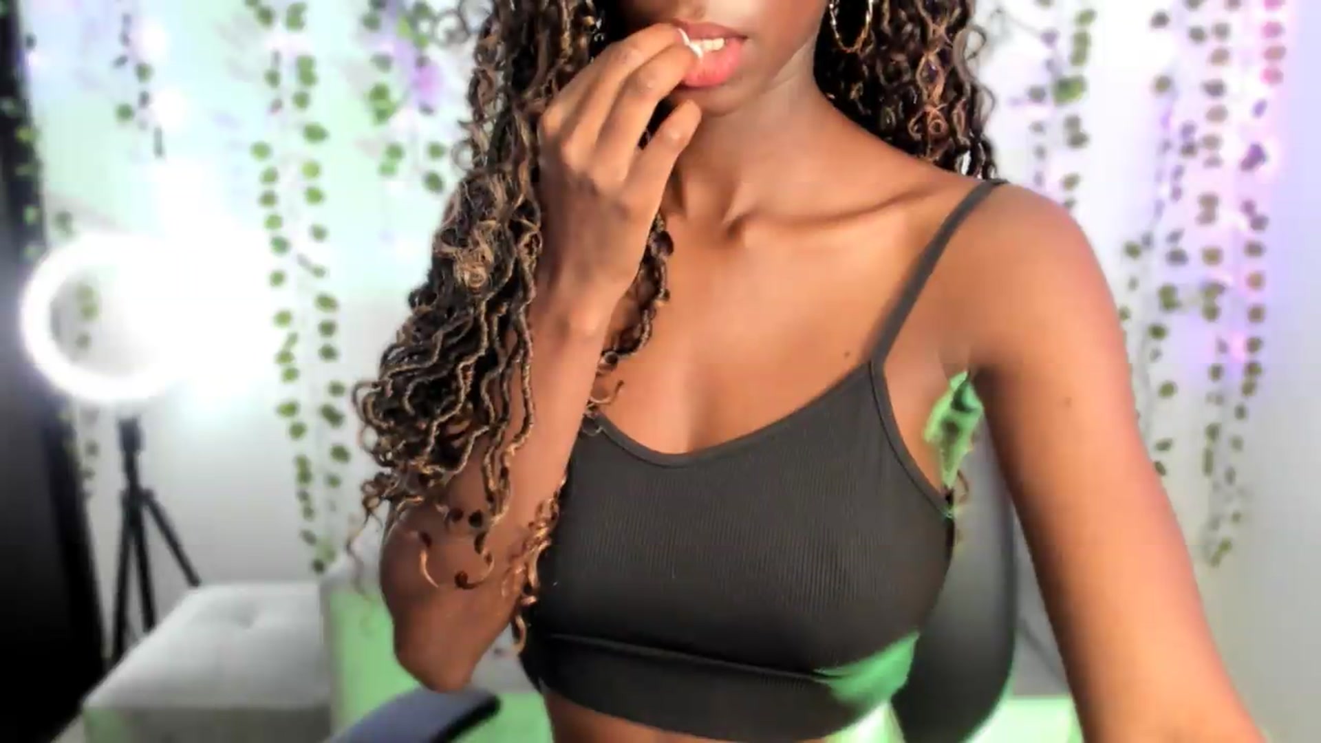 Gallery image thumbnail from Sweetsin's myfreecams stream on, 05/12/2026, 18:01 image 9 of 20