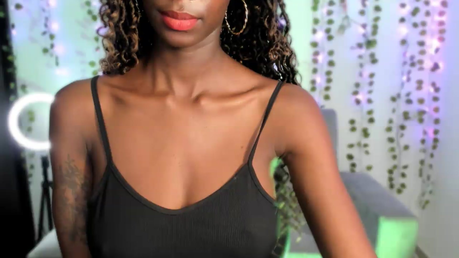 Gallery image thumbnail from Sweetsin's myfreecams stream on, 05/12/2026, 18:01 image 19 of 20