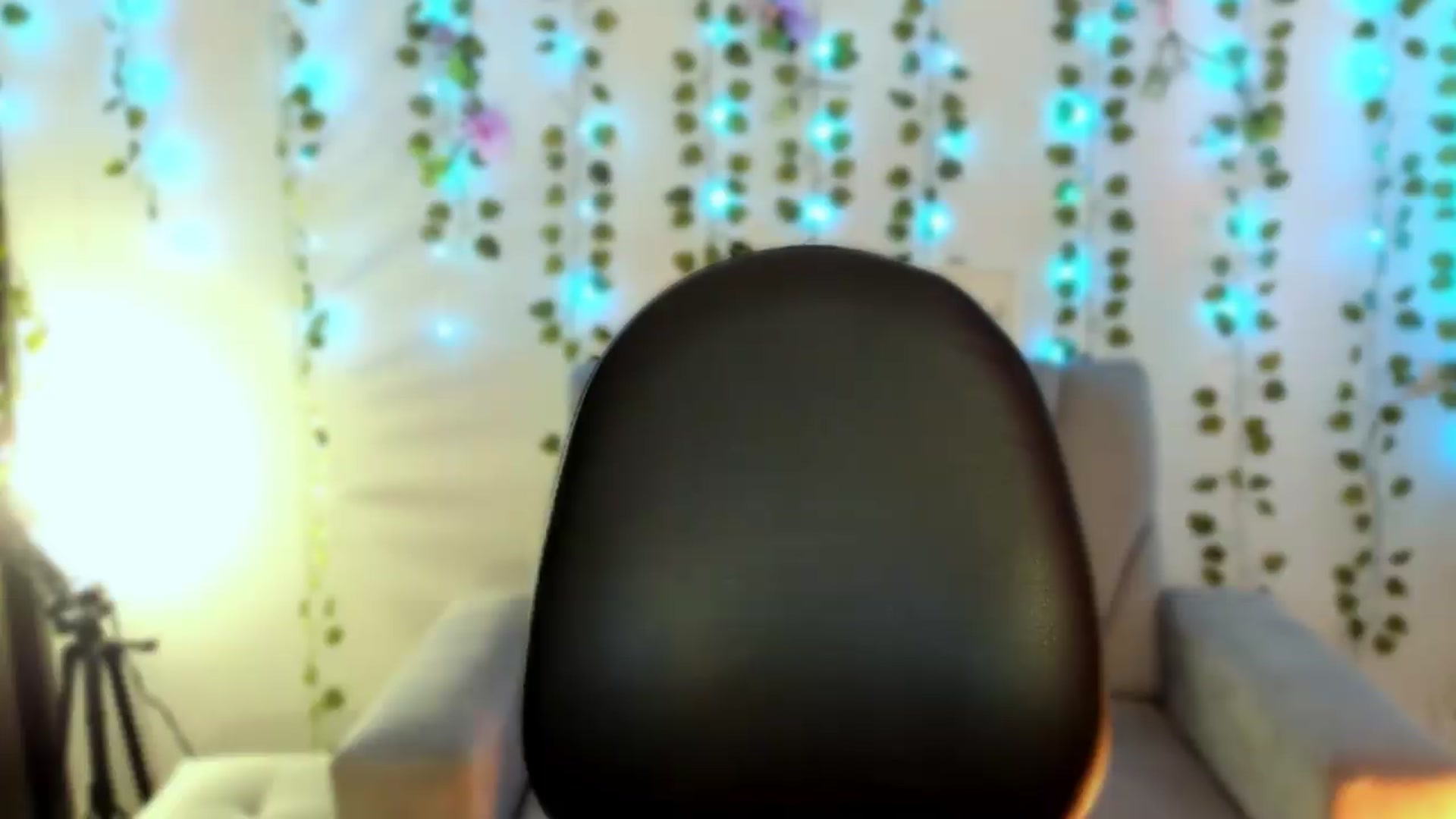 Gallery image thumbnail from Sweetsin's myfreecams stream on, 05/19/2026, 19:04 image 8 of 20