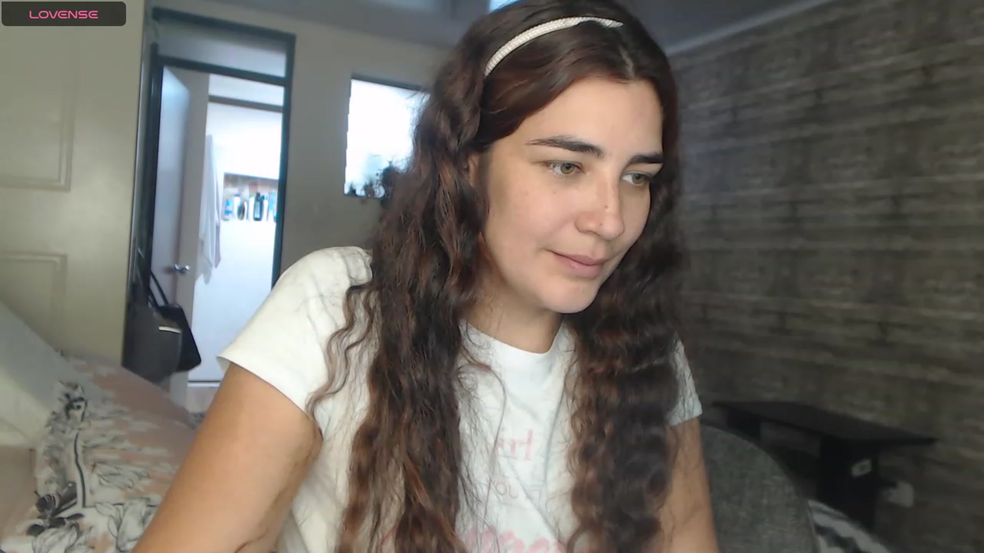 Gallery image thumbnail from Sweetsmile28's myfreecams stream on, 01/20/2024, 18:03 image 13 of 20