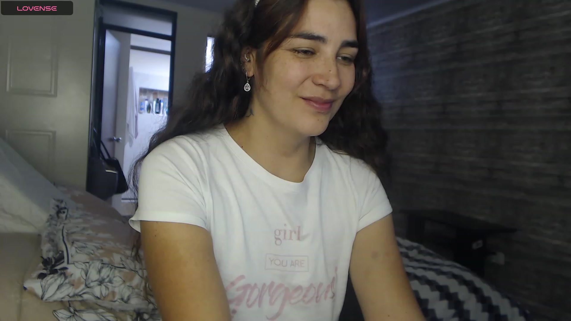 Gallery image thumbnail from Sweetsmile28's myfreecams stream on, 01/20/2024, 18:03 image 1 of 20