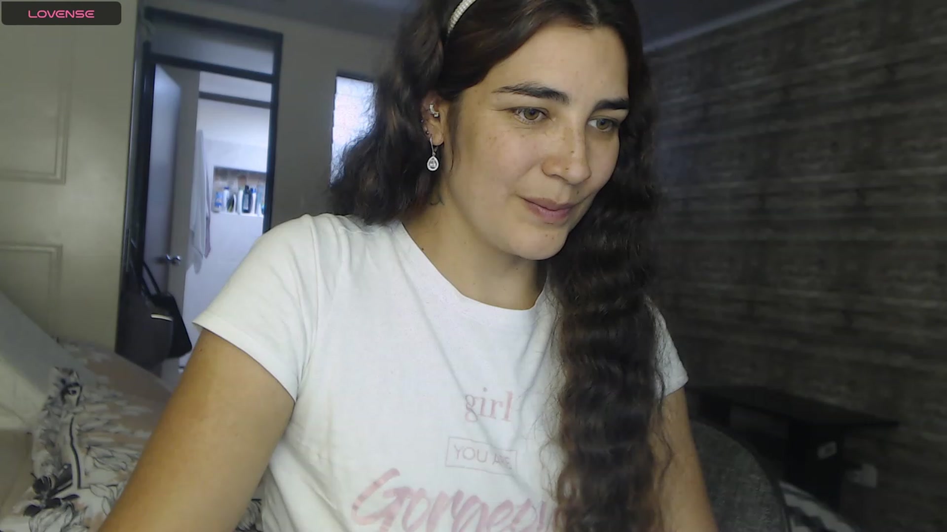 Gallery image thumbnail from Sweetsmile28's myfreecams stream on, 01/20/2024, 18:03 image 10 of 20