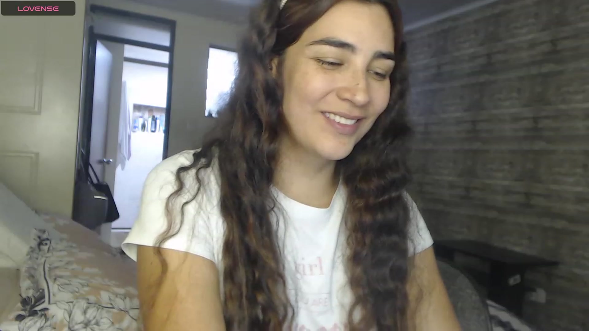 Gallery image thumbnail from Sweetsmile28's myfreecams stream on, 01/20/2024, 18:03 image 12 of 20