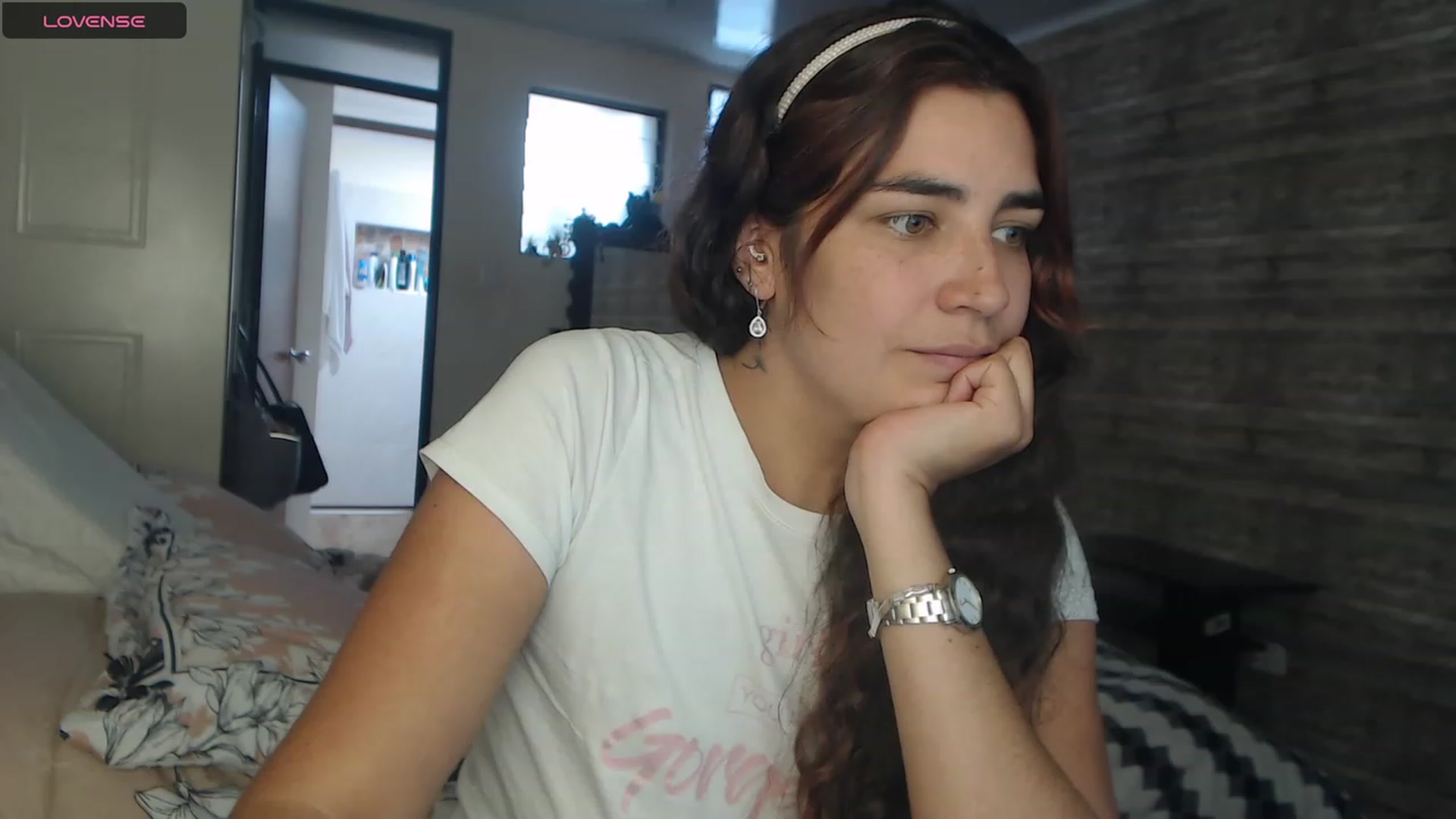 Gallery image thumbnail from Sweetsmile28's myfreecams stream on, 01/20/2024, 18:03 image 3 of 20