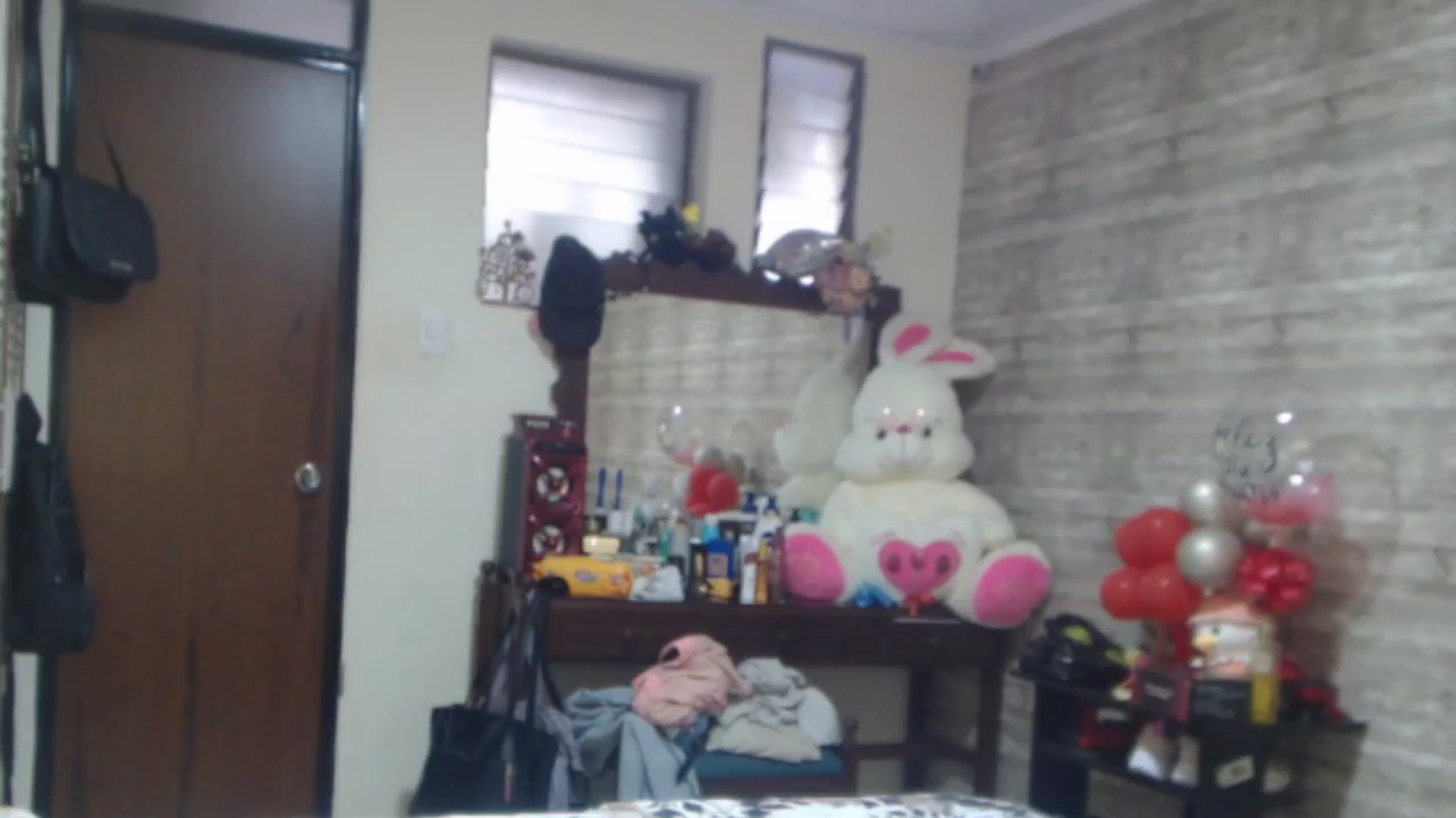 Gallery image thumbnail from Sweetsmile28's myfreecams stream on, 05/18/2024, 23:20 image 7 of 20