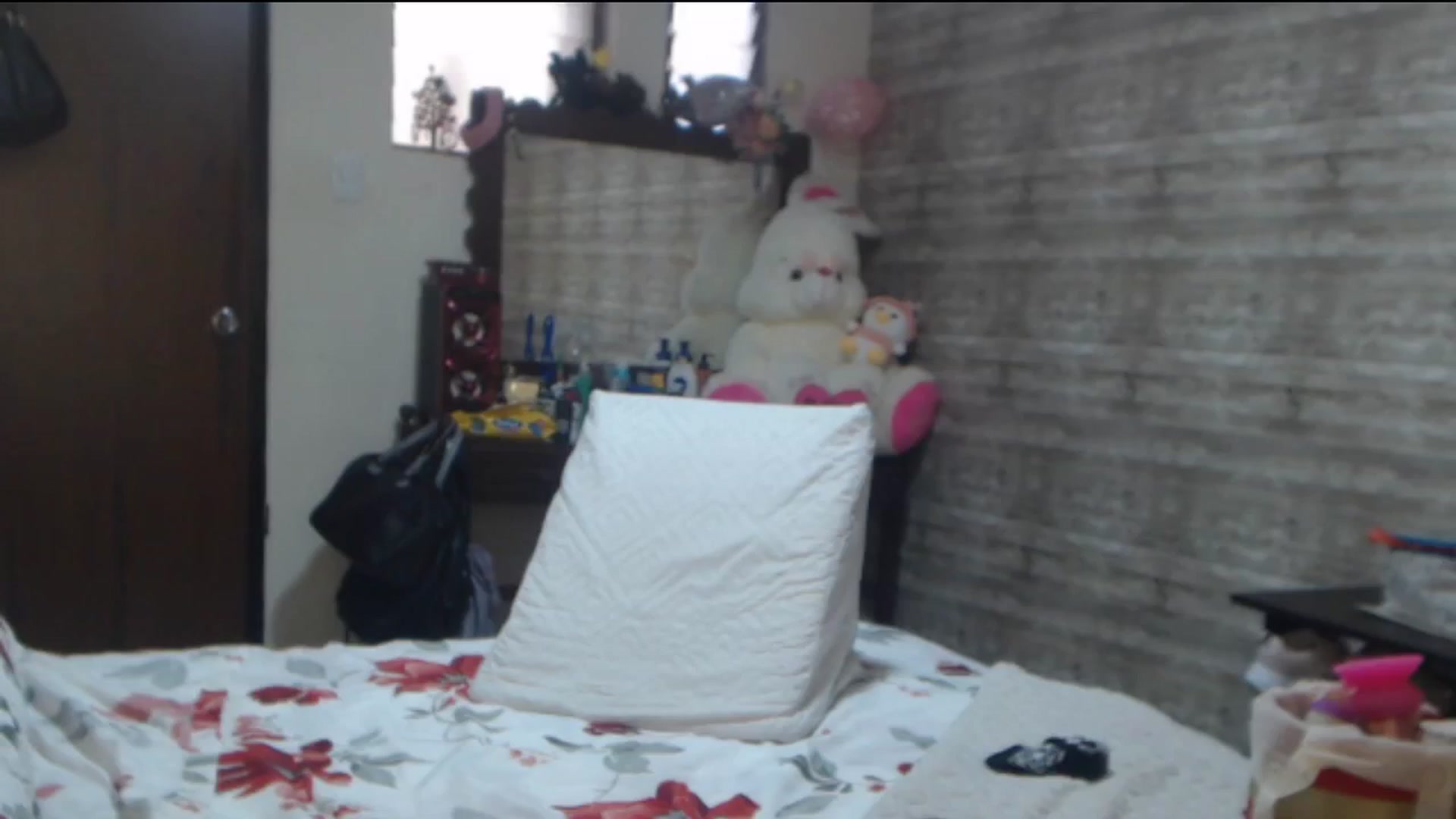 Gallery image thumbnail from Sweetsmile28's myfreecams stream on, 05/31/2024, 21:07 image 12 of 20