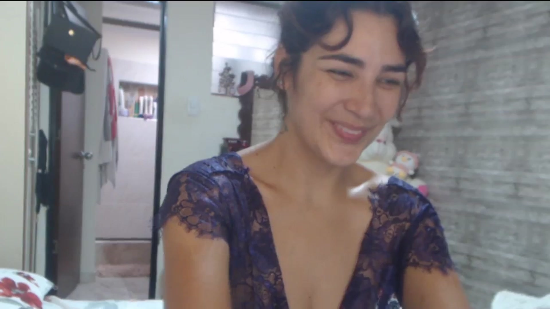 Gallery image thumbnail from Sweetsmile28's myfreecams stream on, 06/02/2024, 14:16 image 16 of 20