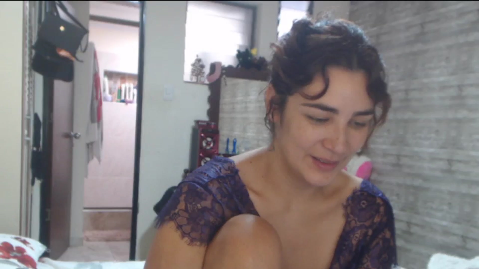 Gallery image thumbnail from Sweetsmile28's myfreecams stream on, 06/02/2024, 14:16 image 14 of 20