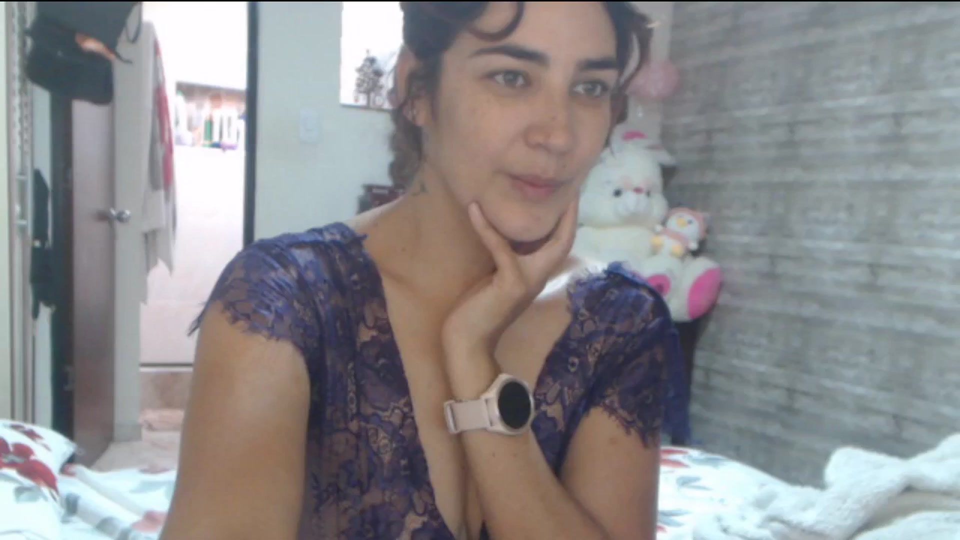 Gallery image thumbnail from Sweetsmile28's myfreecams stream on, 06/02/2024, 16:32 image 3 of 20