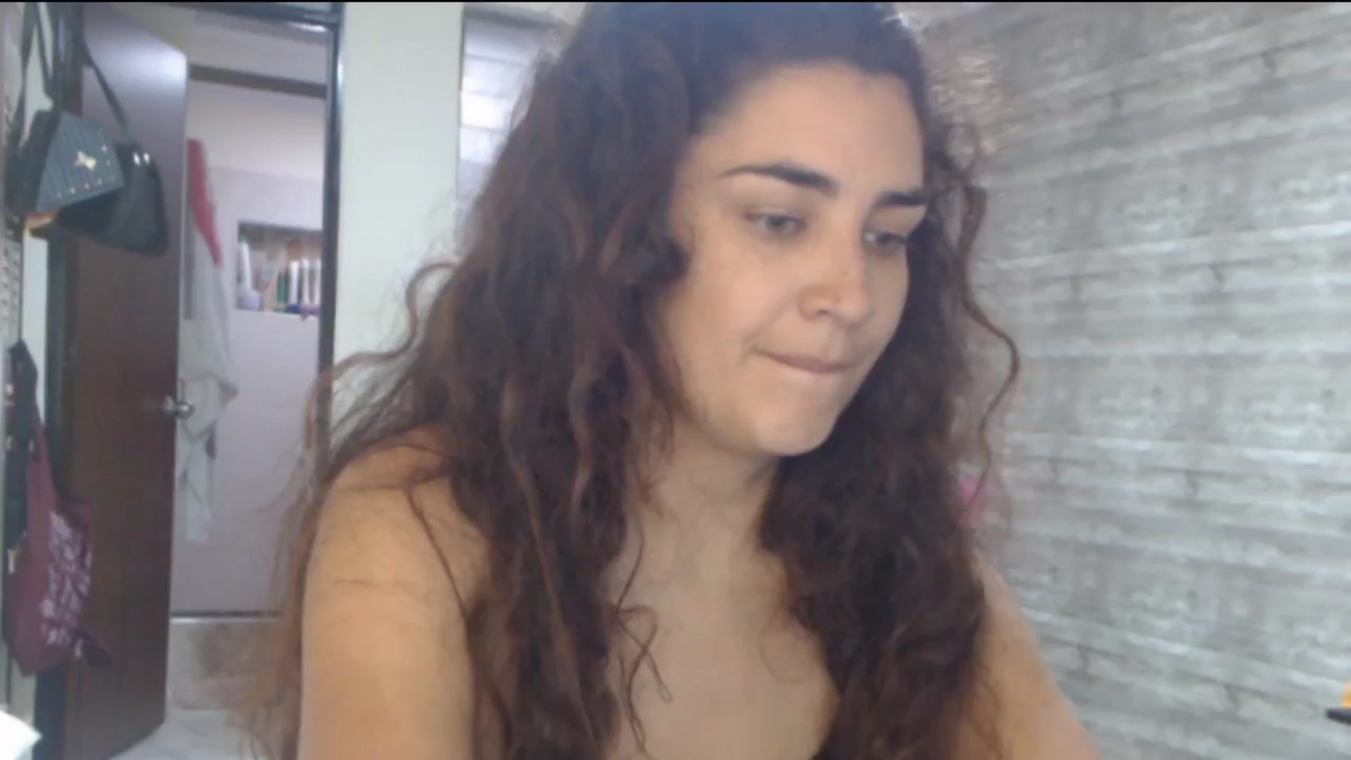 Gallery image thumbnail from Sweetsmile28's myfreecams stream on, 06/04/2024, 23:19 image 1 of 20