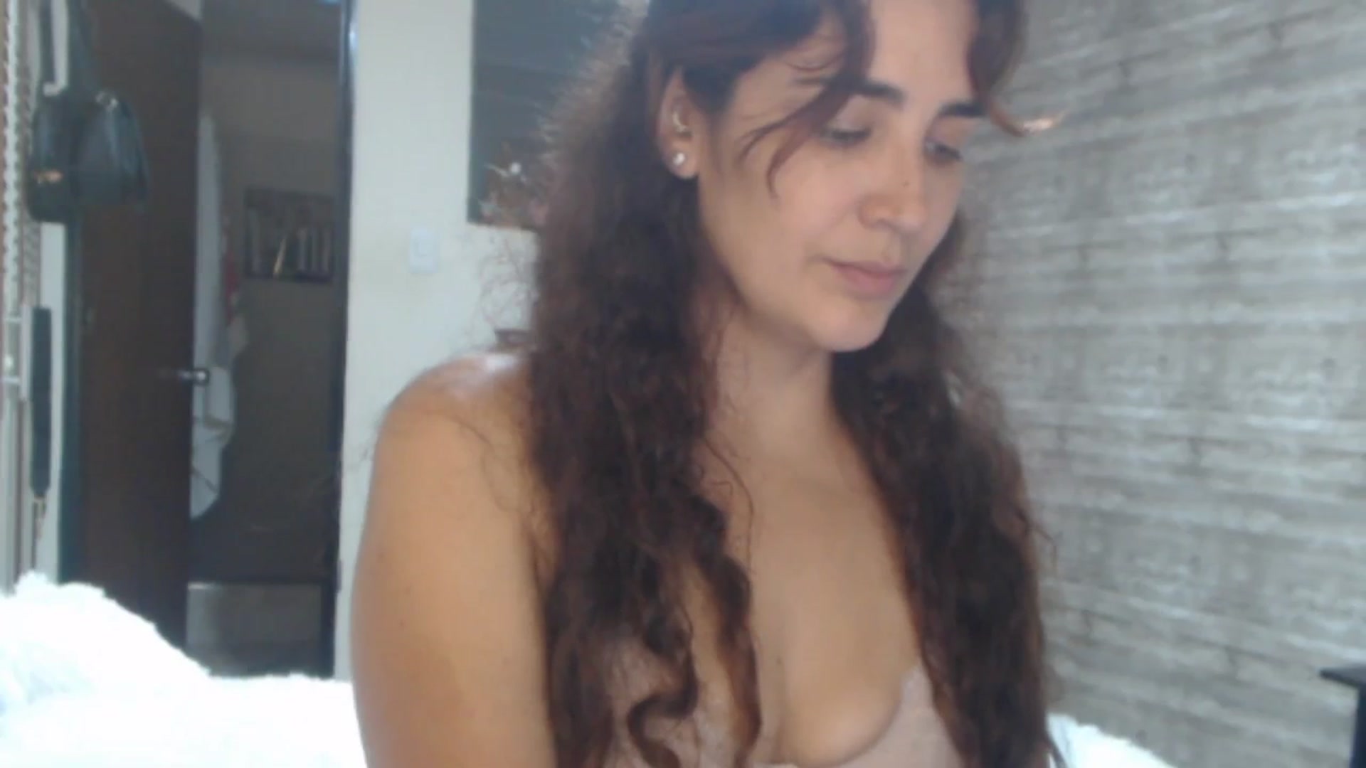 Gallery image thumbnail from Sweetsmile28's myfreecams stream on, 06/07/2024, 01:16 image 5 of 20