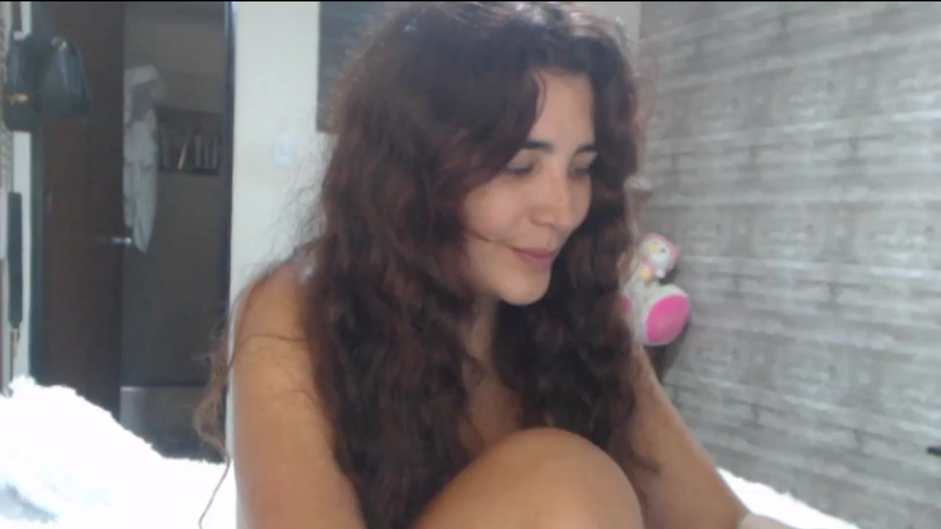 Gallery image thumbnail from Sweetsmile28's myfreecams stream on, 06/07/2024, 03:43 image 16 of 20