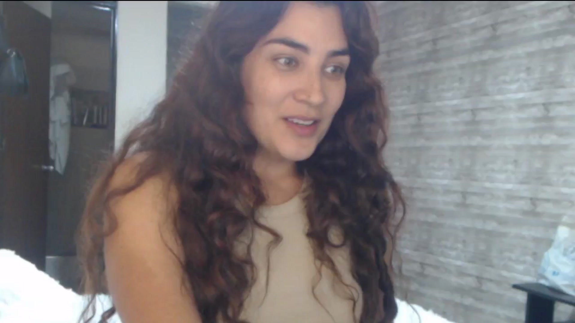 Gallery image thumbnail from Sweetsmile28's myfreecams stream on, 06/07/2024, 03:43 image 1 of 20
