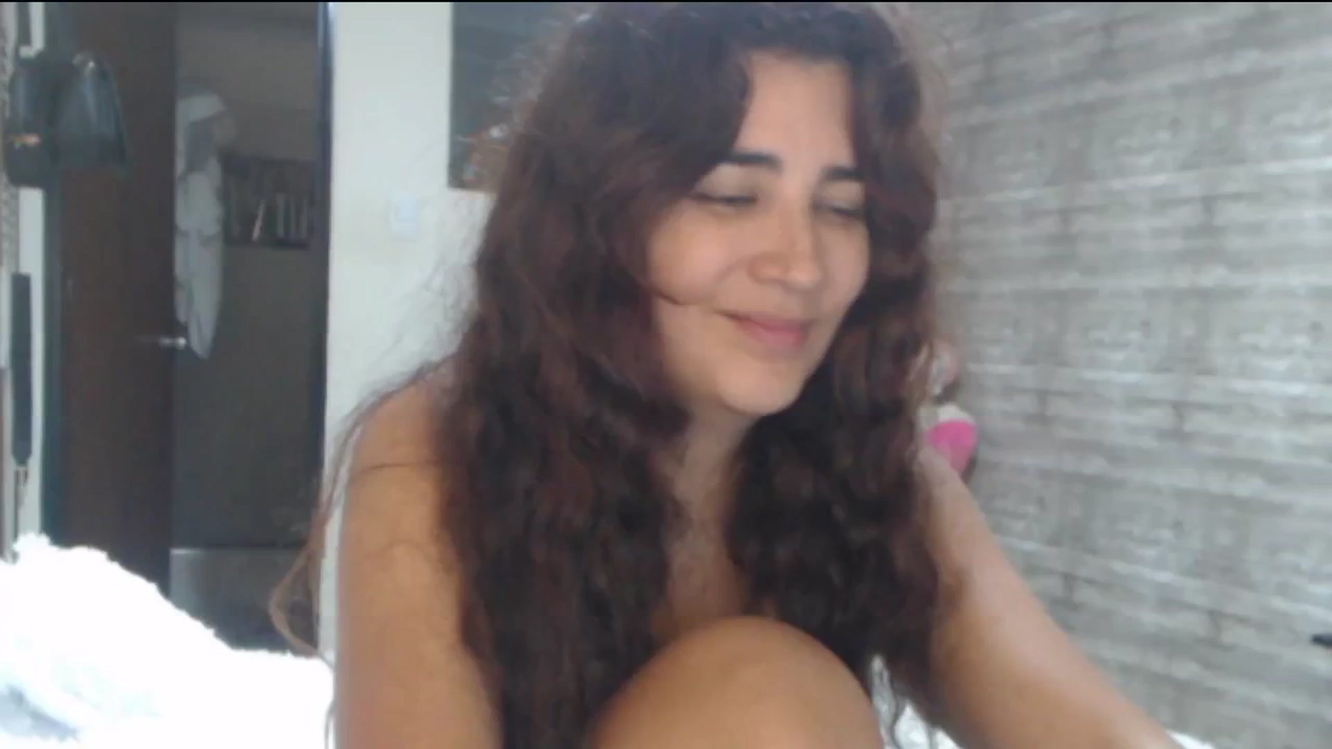 Gallery image thumbnail from Sweetsmile28's myfreecams stream on, 06/07/2024, 03:43 image 18 of 20