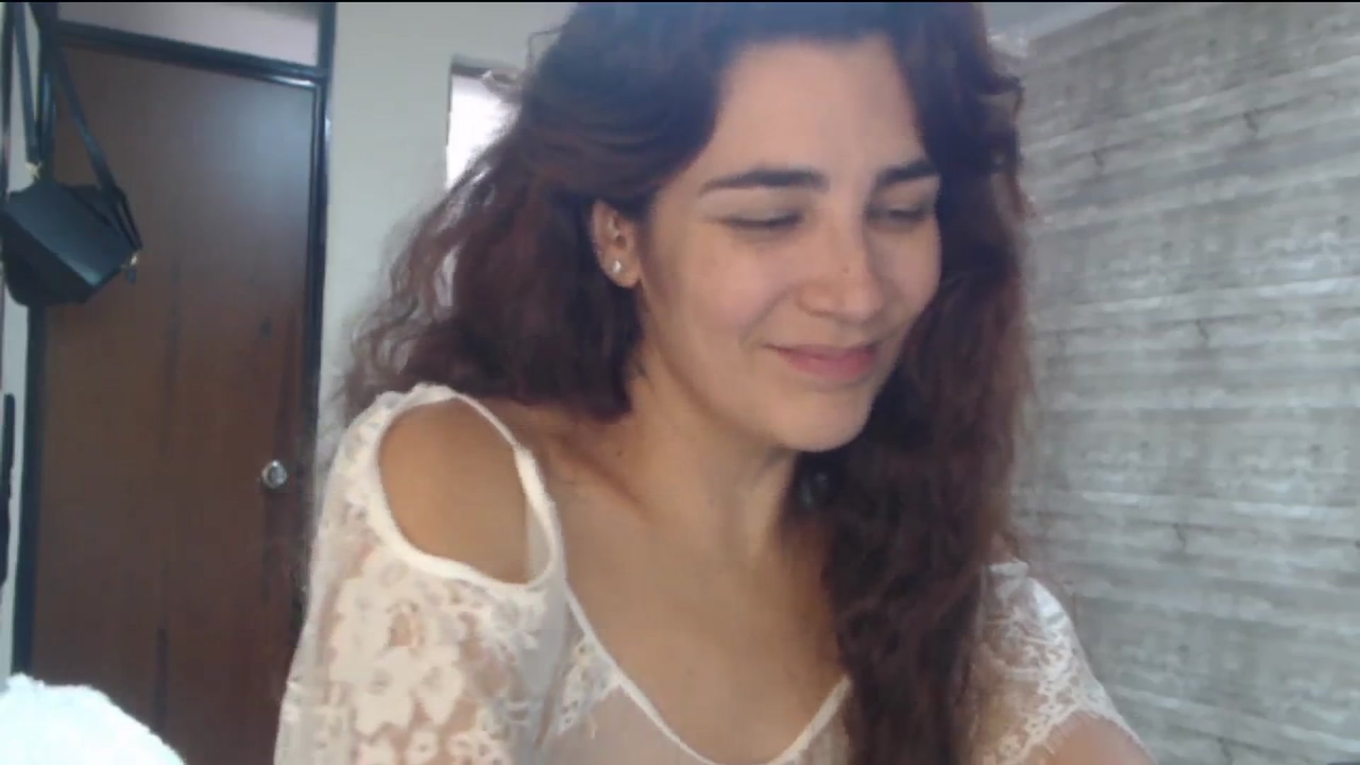 Gallery image thumbnail from Sweetsmile28's myfreecams stream on, 06/08/2024, 21:38 image 2 of 20