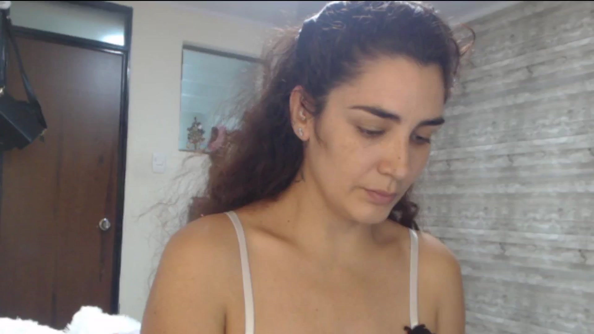 Gallery image thumbnail from Sweetsmile28's myfreecams stream on, 06/11/2024, 02:36 image 1 of 20