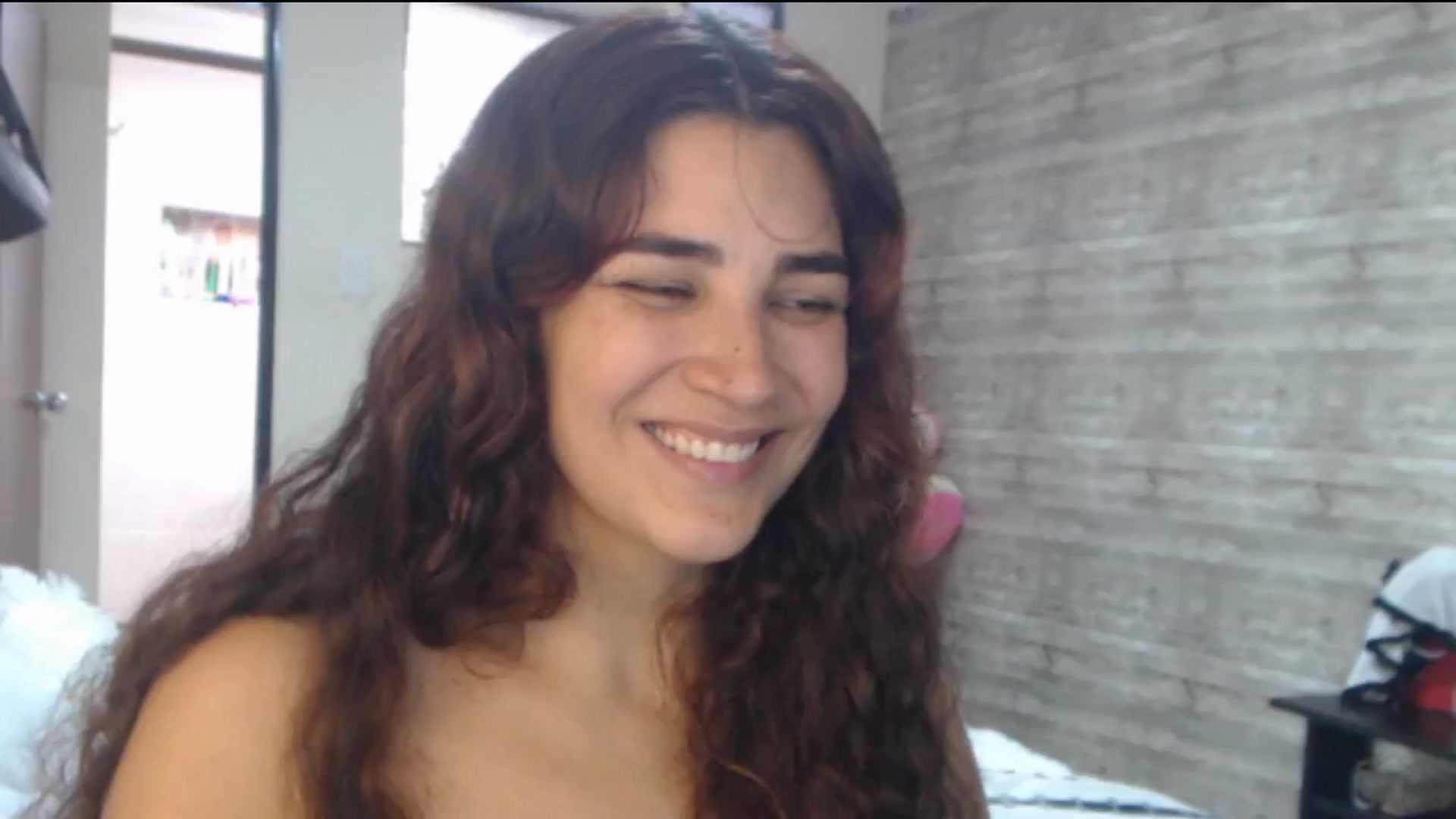Gallery image thumbnail from Sweetsmile28's myfreecams stream on, 06/12/2024, 18:04 image 17 of 20