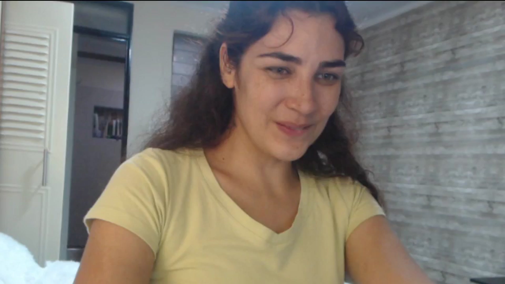 Gallery image thumbnail from Sweetsmile28's myfreecams stream on, 06/13/2024, 23:29 image 2 of 20