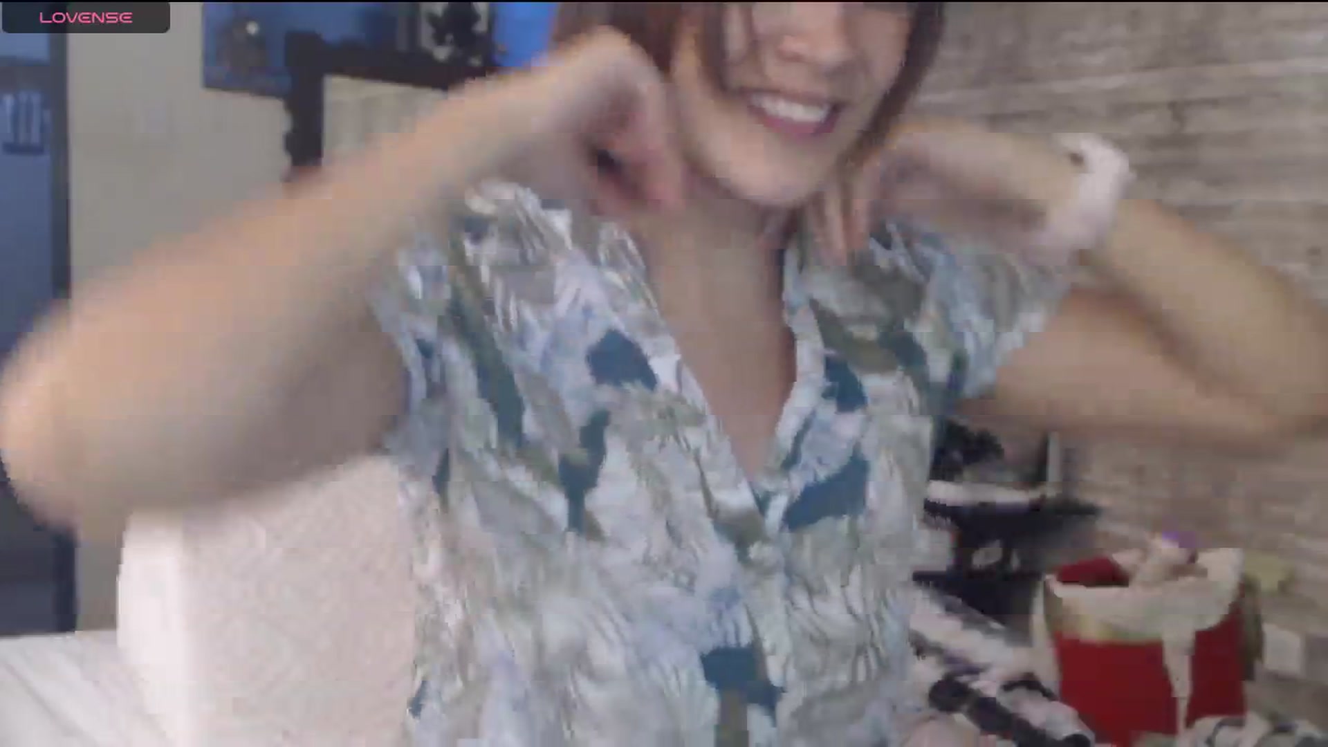 Gallery image thumbnail from Sweetsmile28's myfreecams stream on, 07/13/2024, 23:17 image 10 of 20