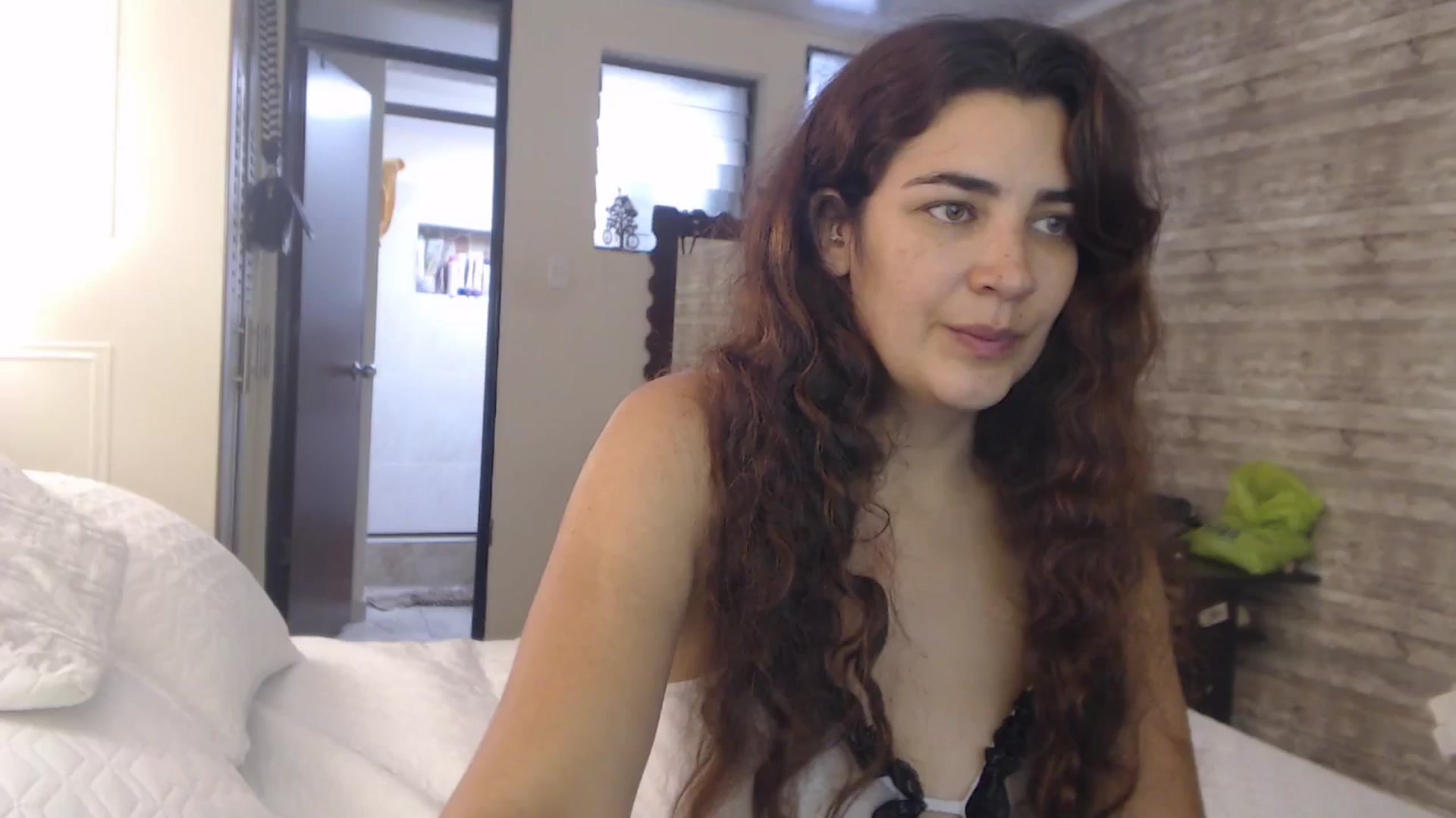 Gallery image thumbnail from Sweetsmile28's myfreecams stream on, 07/30/2024, 16:08 image 1 of 20