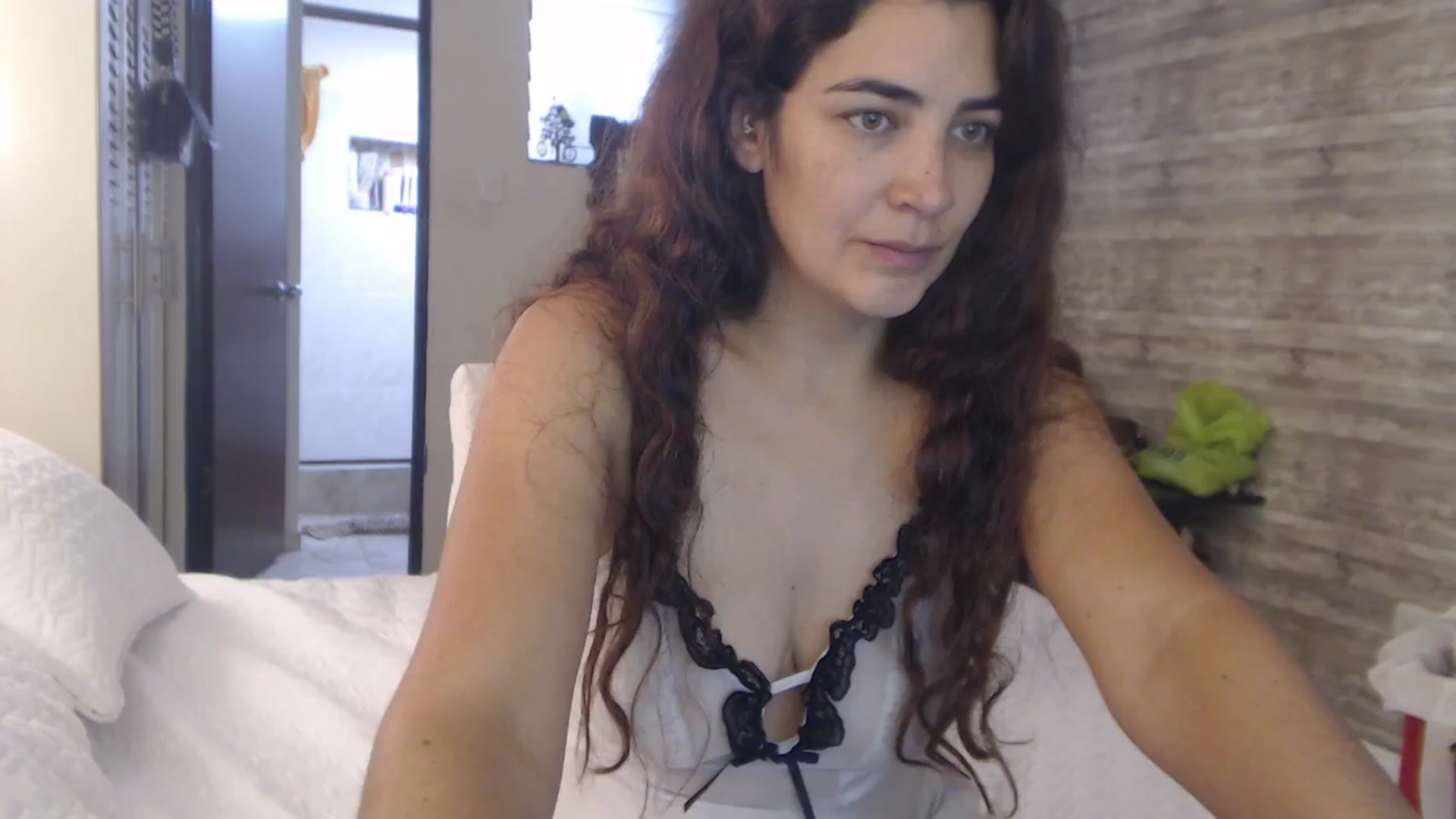 Gallery image thumbnail from Sweetsmile28's myfreecams stream on, 07/30/2024, 16:08 image 12 of 20
