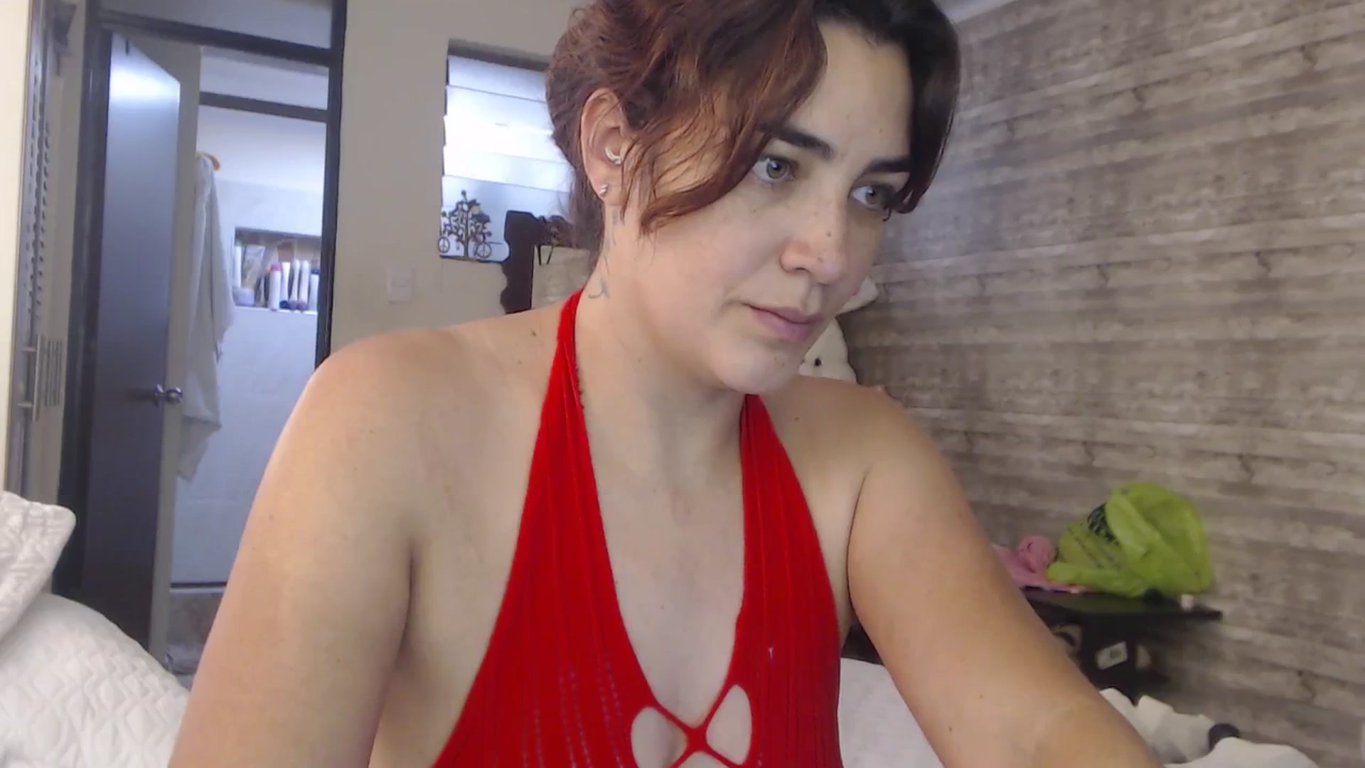 Gallery image thumbnail from Sweetsmile28's myfreecams stream on, 07/31/2024, 14:05 image 2 of 20