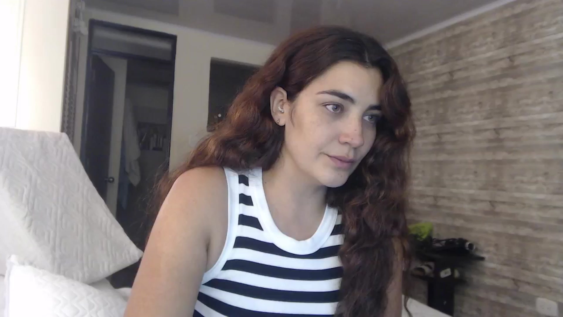 Gallery image thumbnail from Sweetsmile28's myfreecams stream on, 08/01/2024, 24:34 image 3 of 20
