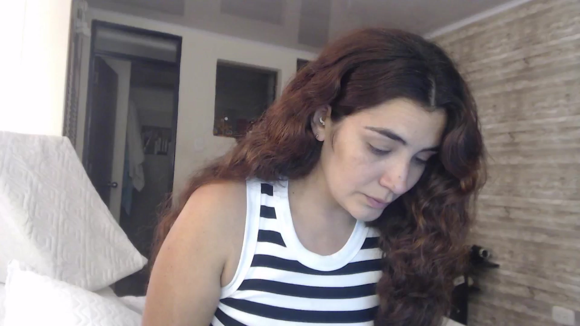 Gallery image thumbnail from Sweetsmile28's myfreecams stream on, 08/01/2024, 24:34 image 4 of 20