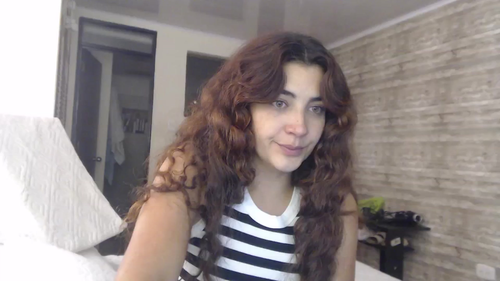 Gallery image thumbnail from Sweetsmile28's myfreecams stream on, 08/01/2024, 24:34 image 2 of 20