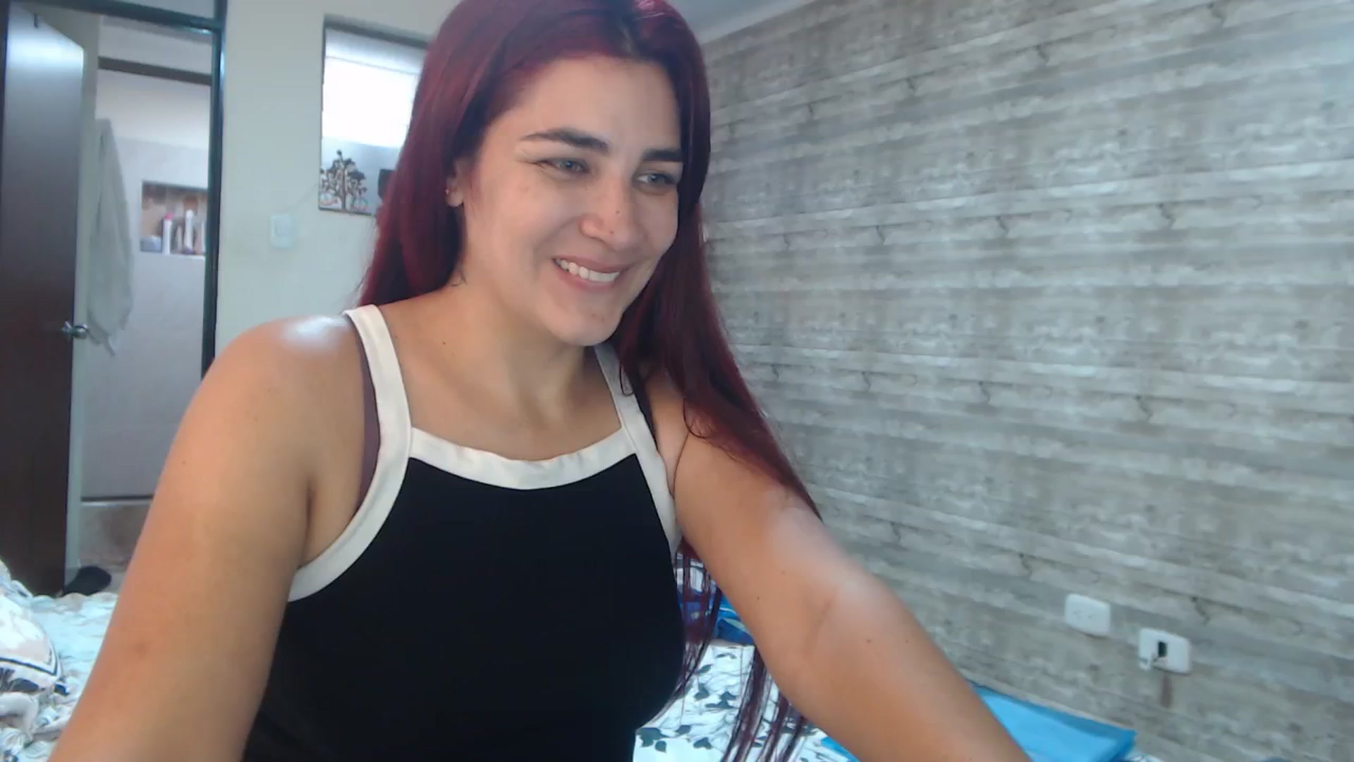 Gallery image thumbnail from Sweetsmile28's myfreecams stream on, 11/06/2024, 14:02 image 13 of 20