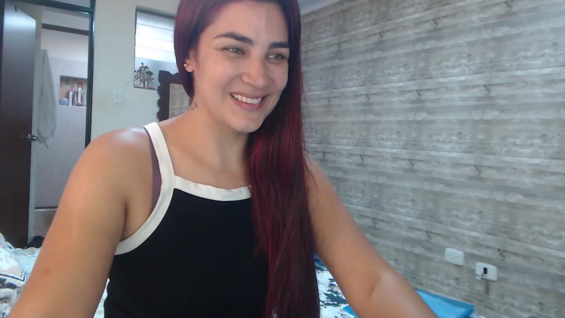 Gallery image thumbnail from Sweetsmile28's myfreecams stream on, 11/06/2024, 14:02 image 3 of 20