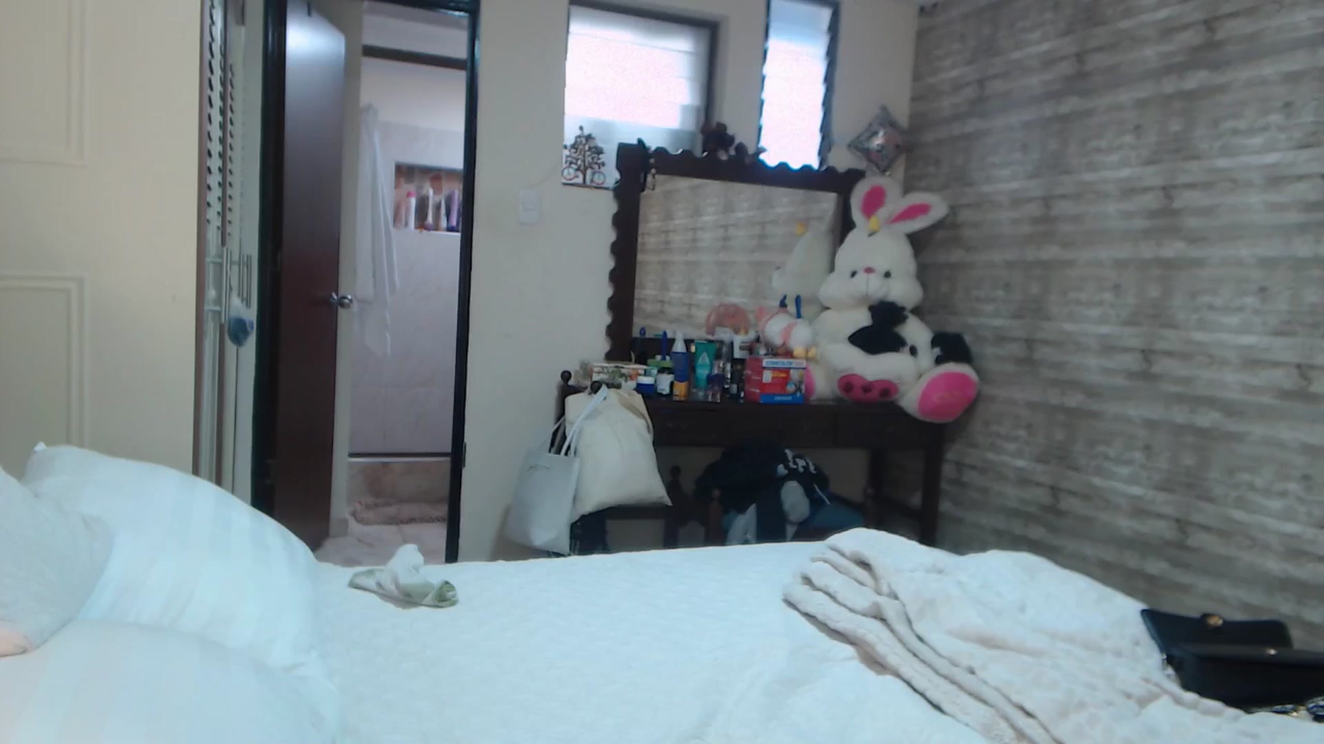 Gallery image thumbnail from Sweetsmile28's myfreecams stream on, 12/18/2024, 17:08 image 4 of 20