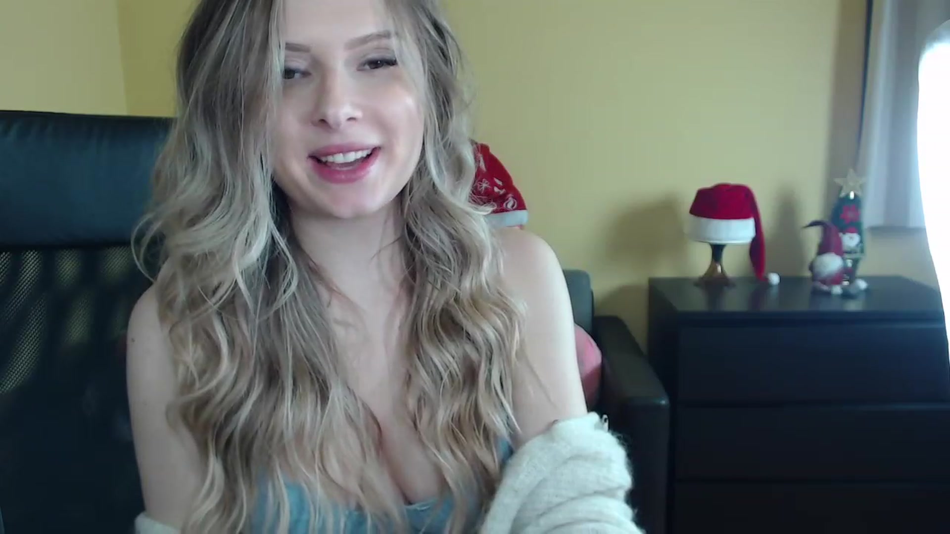 Gallery image thumbnail from Sweettreat_mj's myfreecams stream on, 12/11/2022, 02:58 image 20 of 20