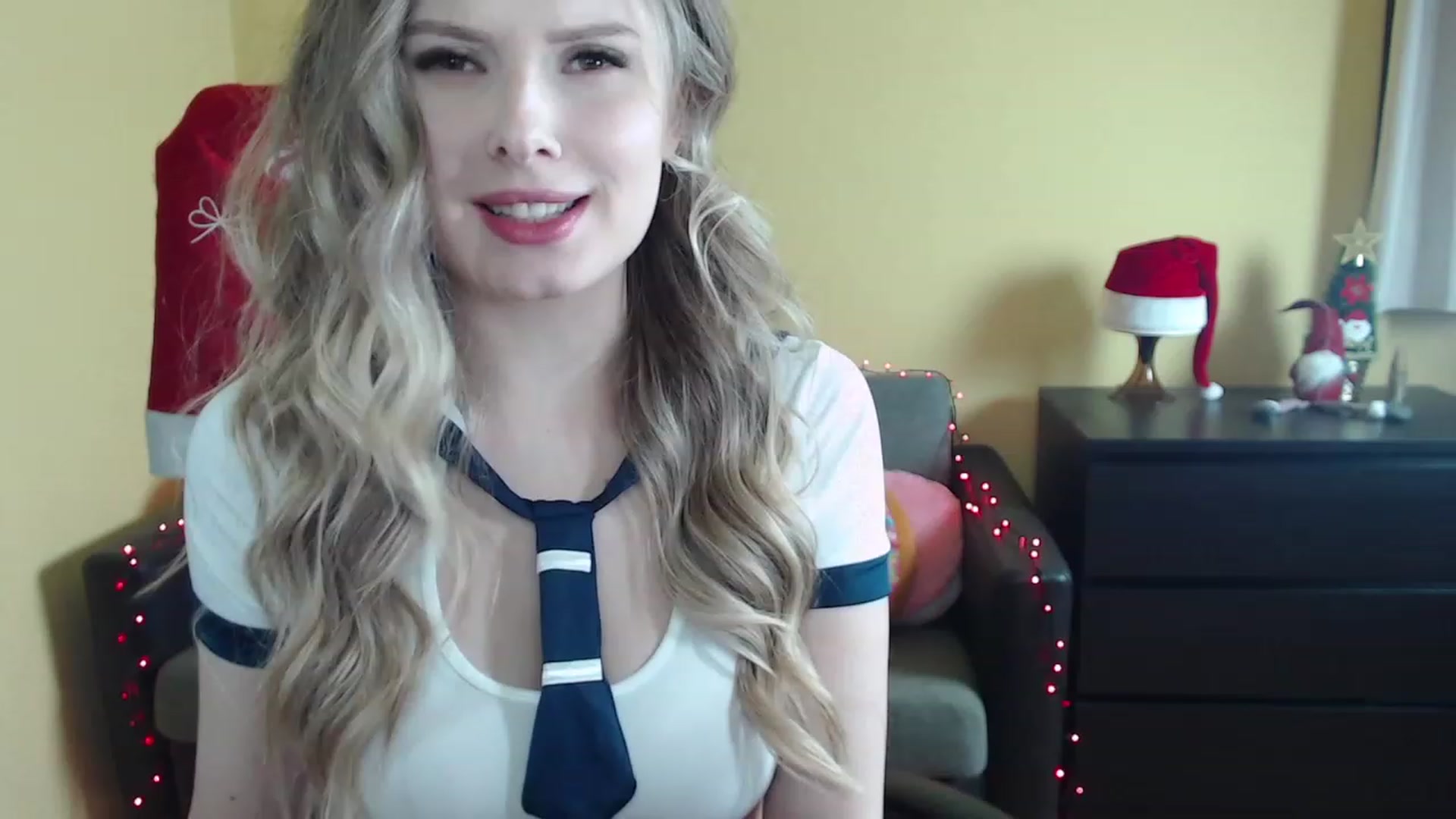 Gallery image thumbnail from Sweettreat_mj's myfreecams stream on, 12/18/2022, 01:17 image 2 of 20