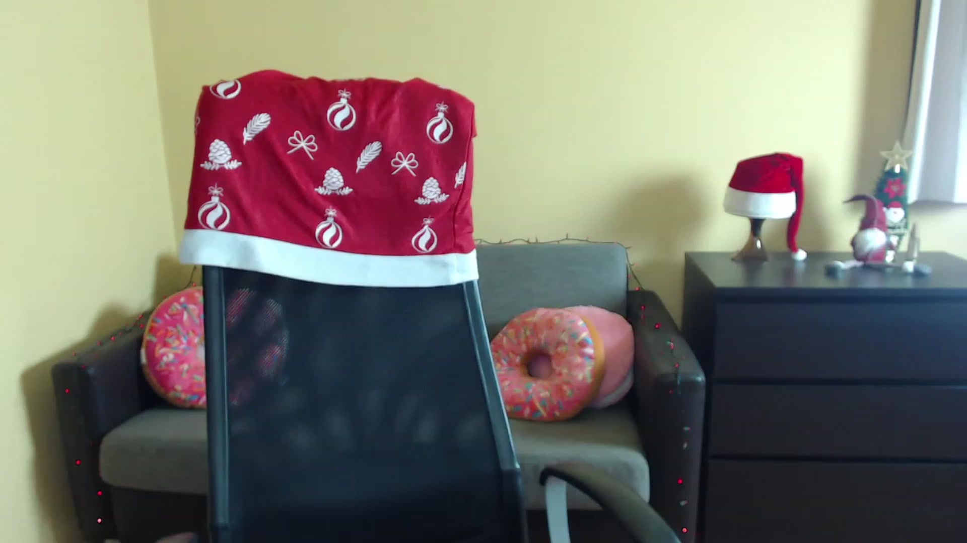 Gallery image thumbnail from Sweettreat_mj's myfreecams stream on, 12/19/2022, 01:37 image 3 of 20