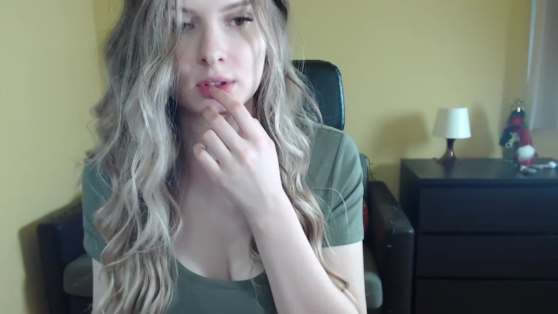 Gallery image thumbnail from Sweettreat_mj's myfreecams stream on, 01/07/2023, 08:34 image 18 of 20