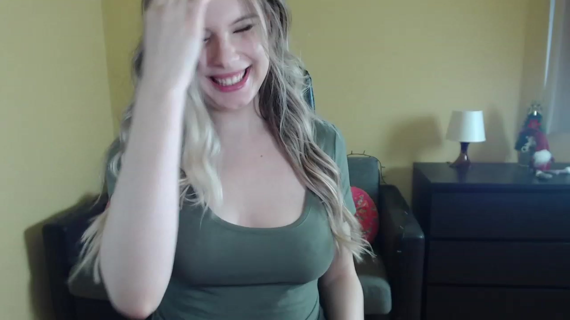 Gallery image thumbnail from Sweettreat_mj's myfreecams stream on, 01/07/2023, 08:34 image 4 of 20
