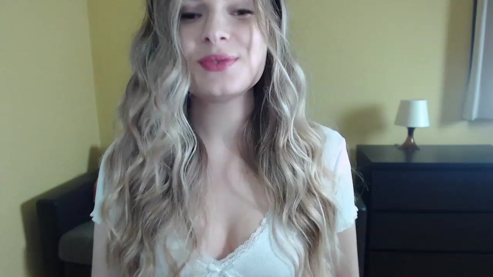 Gallery image thumbnail from Sweettreat_mj's myfreecams stream on, 01/13/2023, 19:35 image 16 of 20