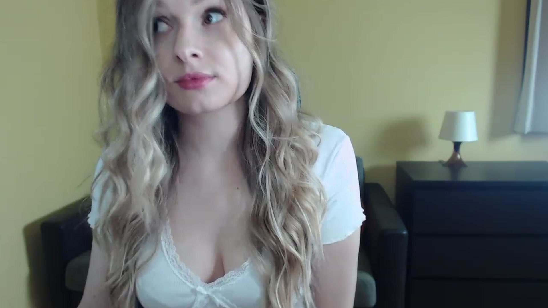 Gallery image thumbnail from Sweettreat_mj's myfreecams stream on, 01/13/2023, 19:35 image 2 of 20