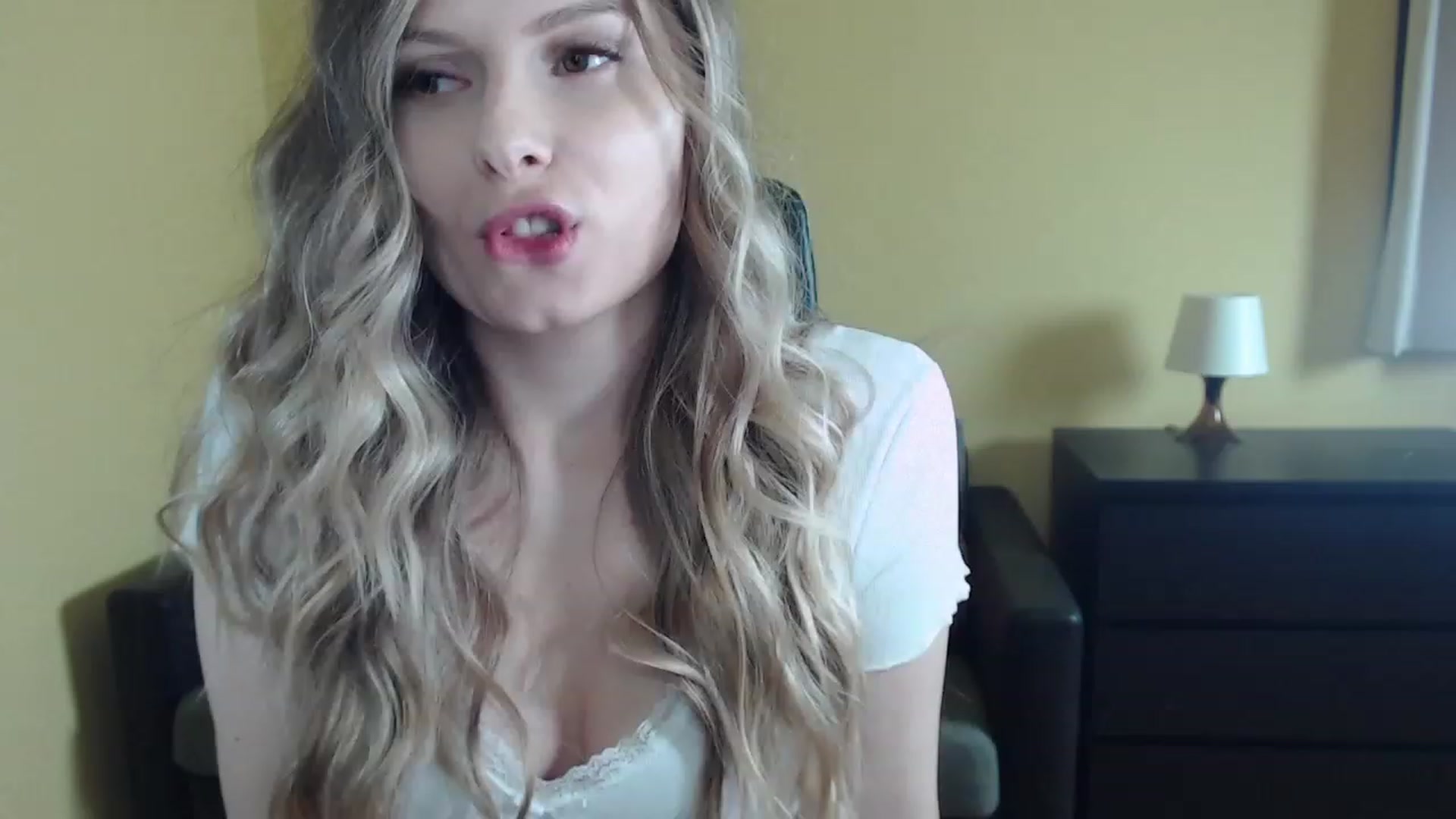 Gallery image thumbnail from Sweettreat_mj's myfreecams stream on, 01/13/2023, 19:35 image 14 of 20