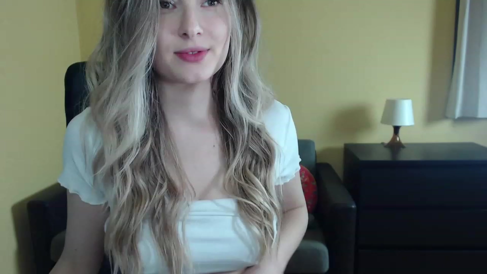 Gallery image thumbnail from Sweettreat_mj's myfreecams stream on, 01/21/2023, 20:28 image 10 of 20