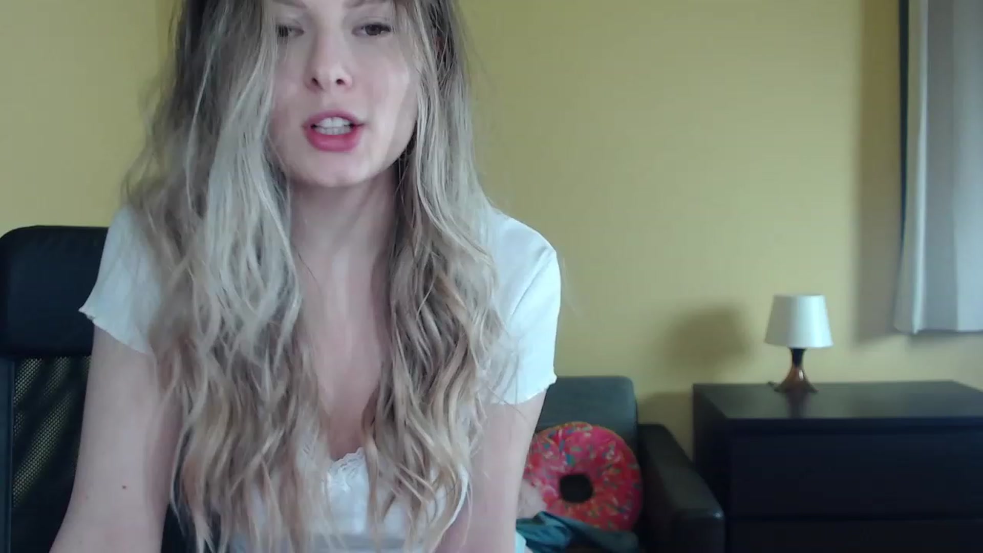 Gallery image thumbnail from Sweettreat_mj's myfreecams stream on, 01/21/2023, 20:28 image 4 of 20