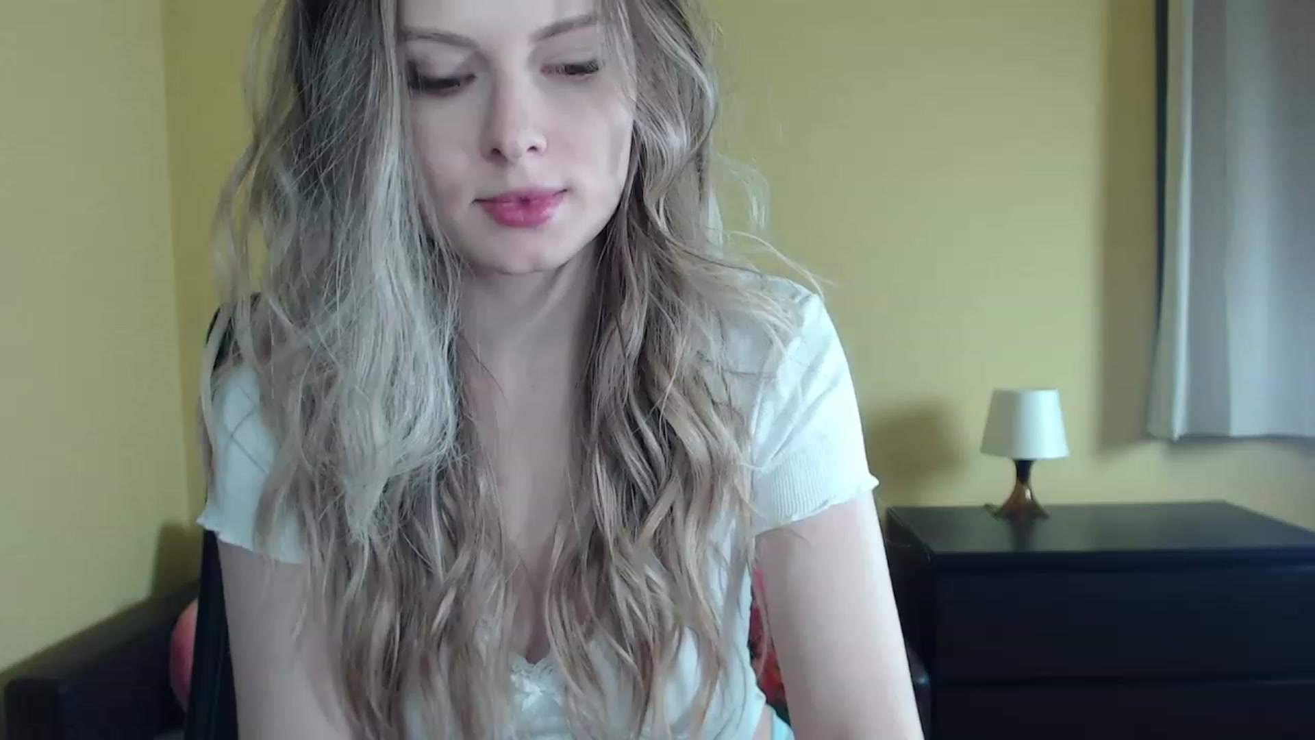 Gallery image thumbnail from Sweettreat_mj's myfreecams stream on, 01/21/2023, 20:28 image 3 of 20