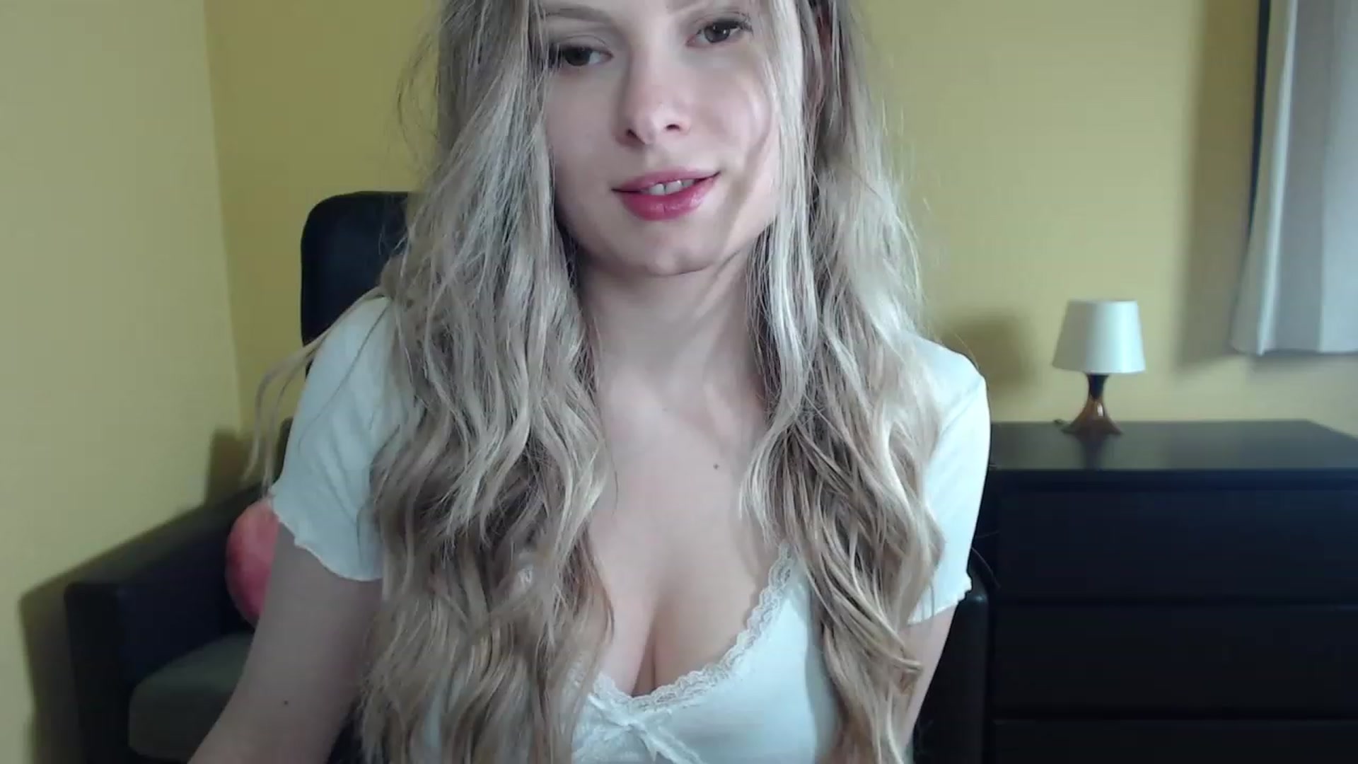 Gallery image thumbnail from Sweettreat_mj's myfreecams stream on, 01/21/2023, 20:55 image 9 of 20