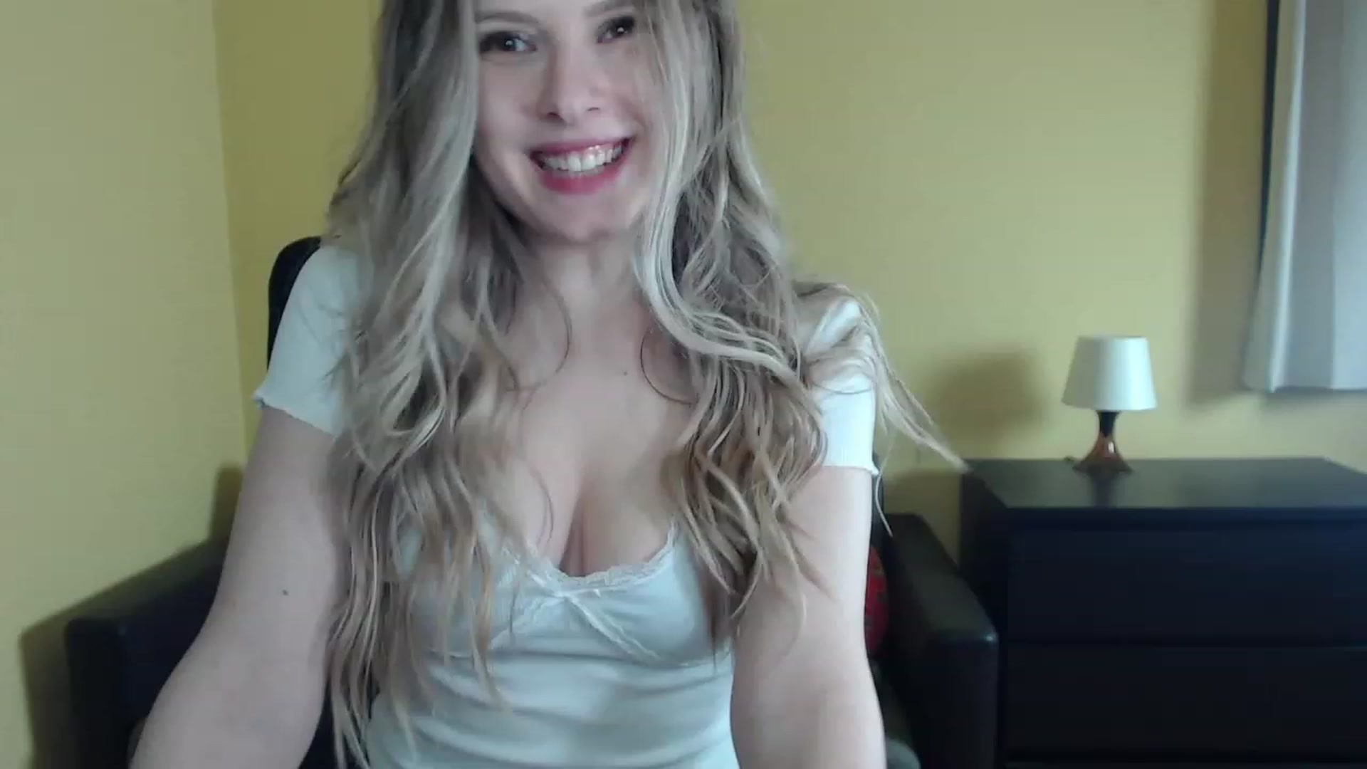 Gallery image thumbnail from Sweettreat_mj's myfreecams stream on, 01/21/2023, 21:47 image 3 of 20